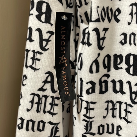 Almost Famous - Picture 6 of 8